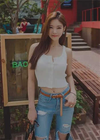 抖音崔晓彤的真实身份