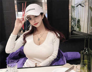 拥抱的心跳新婚妻子的梯子
