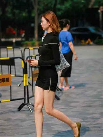 总裁趴在妻子身上喝奶