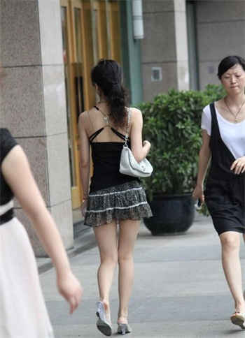 部长与下属妻本庄优花9