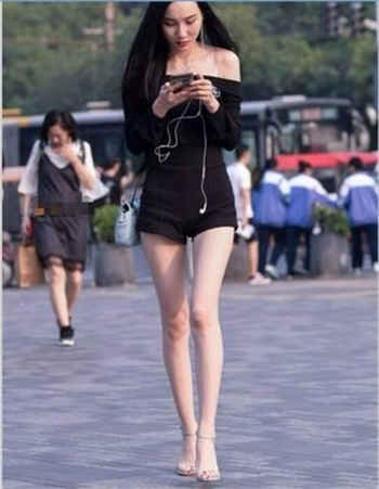 泰囧的酒店两个人妖