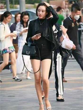 一个严厉租妻