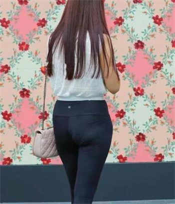 闺蜜把我绑在柜子上挠肚子