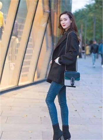 赵今麦泳照