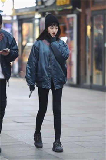 眼镜小哥剧情兄妹