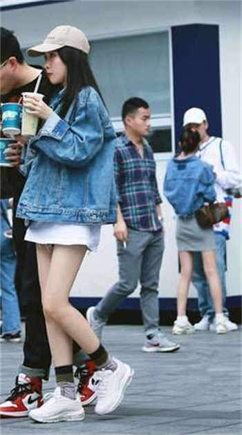 宝宝出生朋友圈报喜